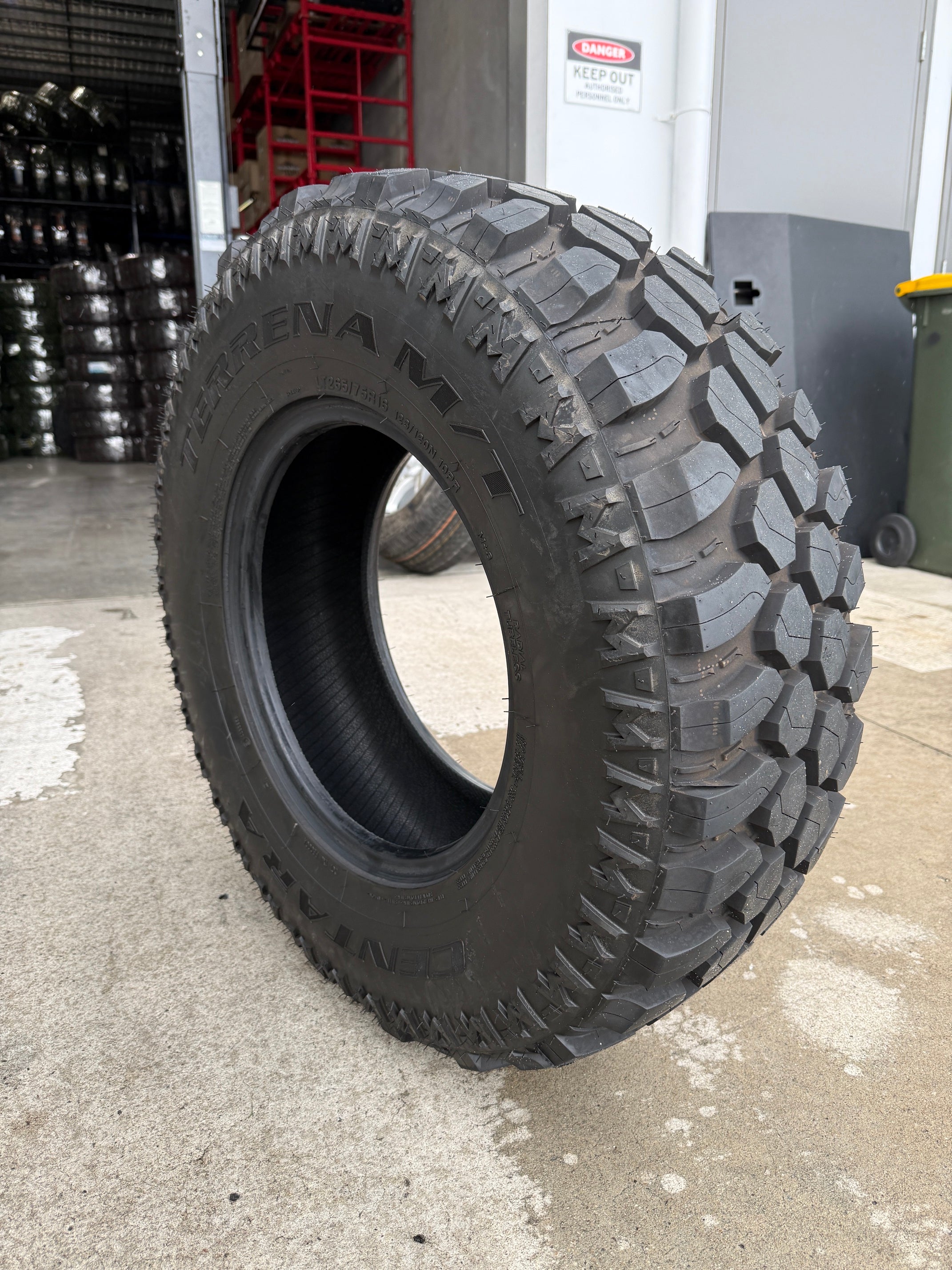 Centara LT265/75R16 123/120Q Terrena M/T TAKE OFFS