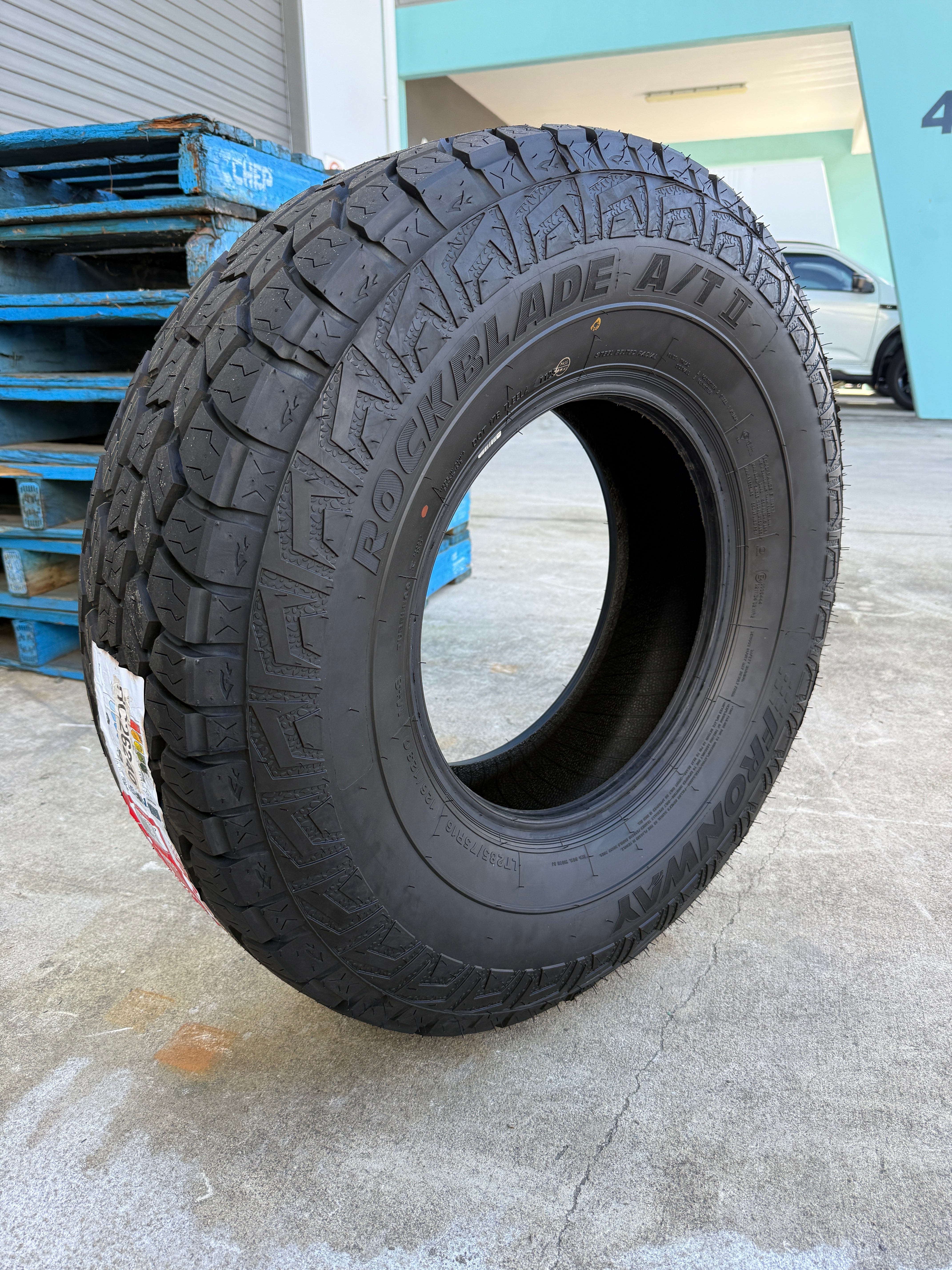 Fronway Rockblade A/T II LT285/75R16 126/123Q TAKE OFFS