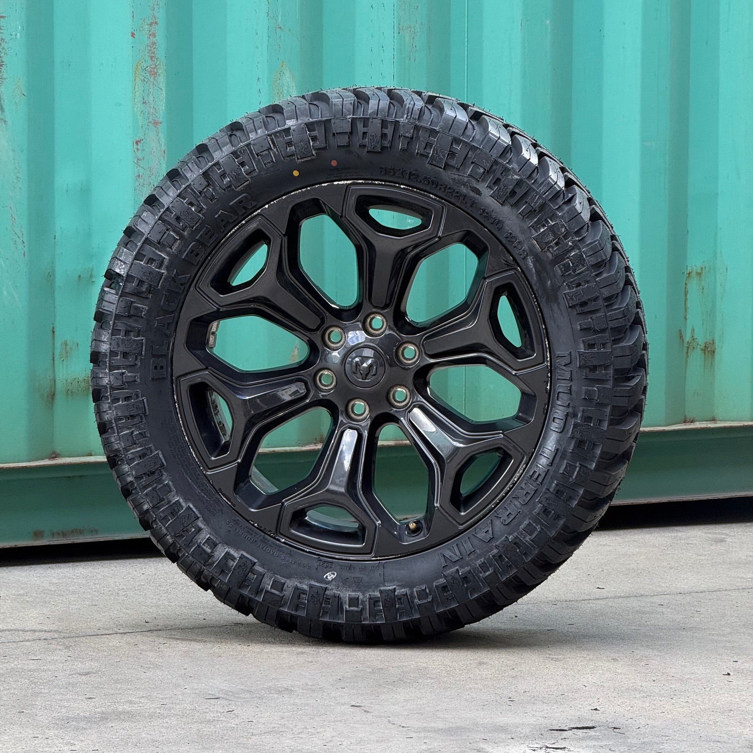 22" RAM 1500 DT Wheels + 35" M/T Black Bear Tyre Package (TAKE-OFFS)
