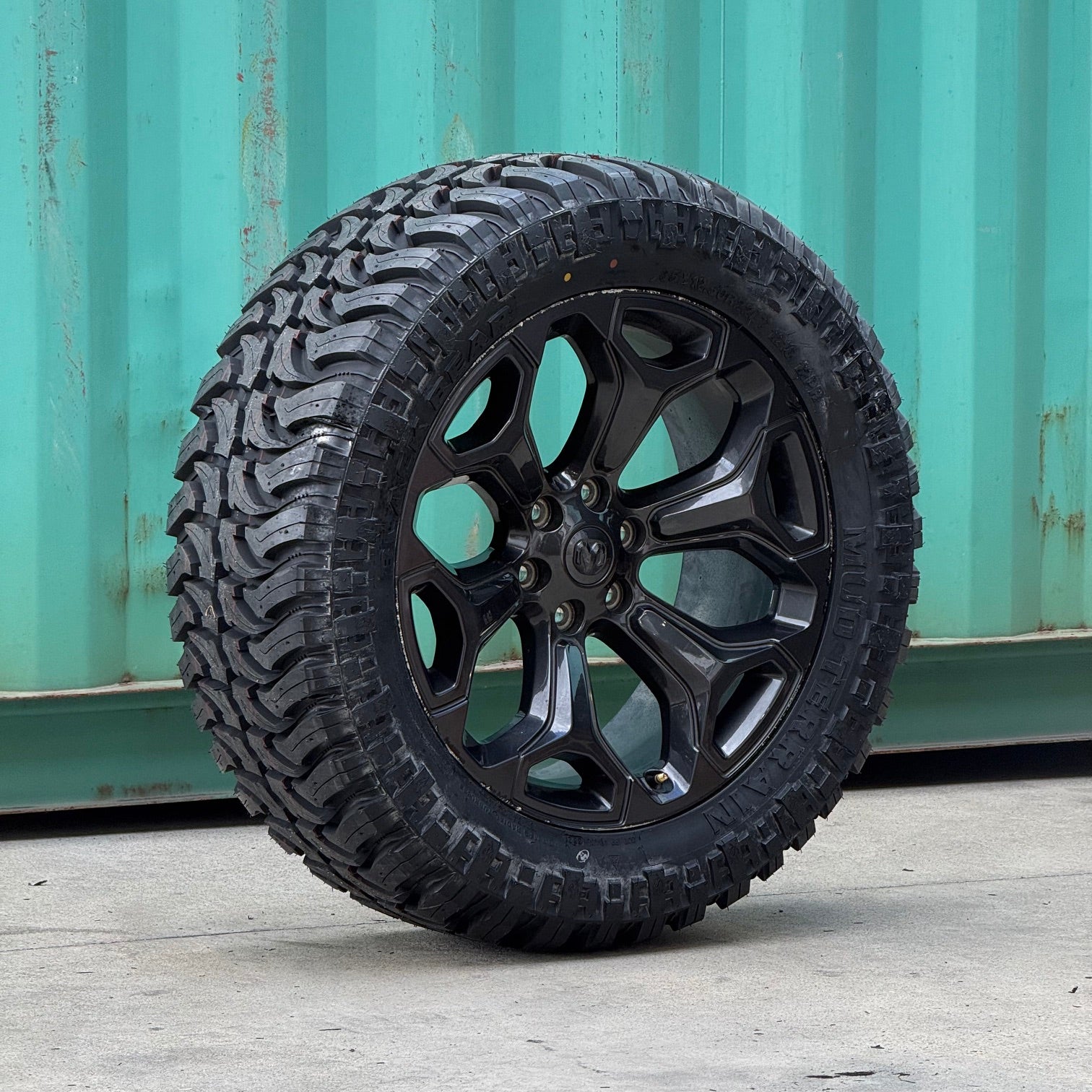 22" RAM 1500 DT Wheels + 35" M/T Black Bear Tyre Package (TAKE-OFFS)