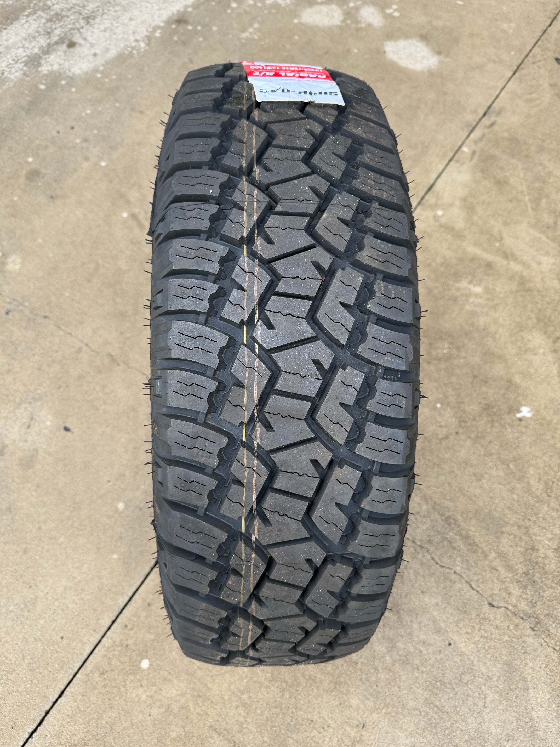 Suretrac LT265/75R16 123/120Q Radial A/T TAKE OFFS